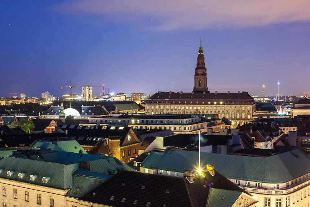 Rare 4Br Apartment W Unique Details In Cph City Copenhagen