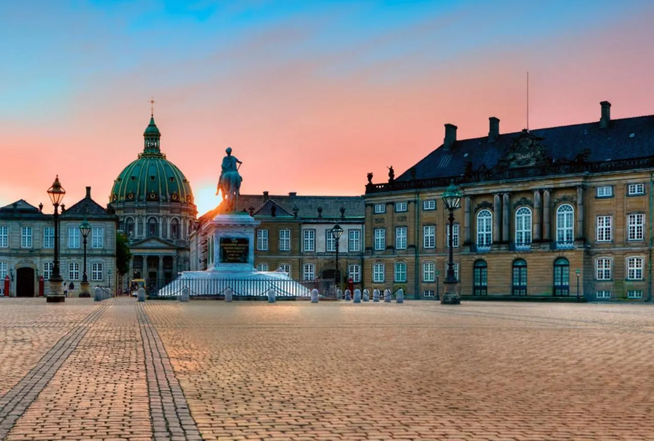 Rare 4Br Apartment W Unique Details In Cph City Copenhagen