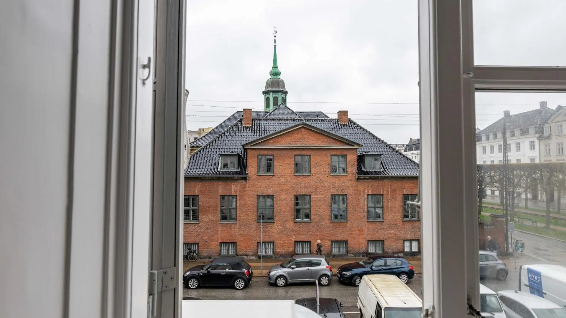 Rare 4Br Apartment W Unique Details In Cph City Copenhagen