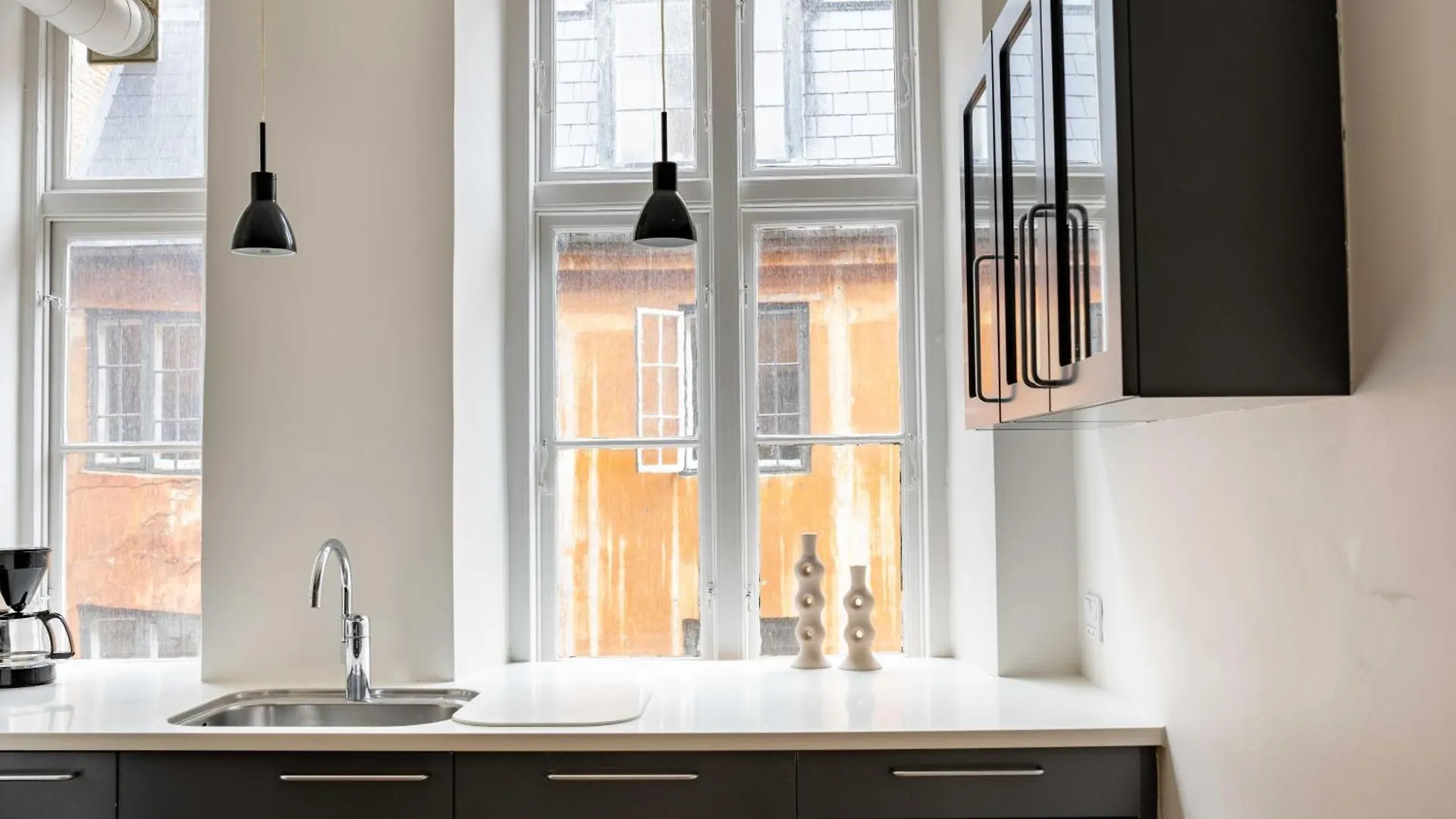 Rare 4Br Apartment W Unique Details In Cph City Copenhagen 0*,