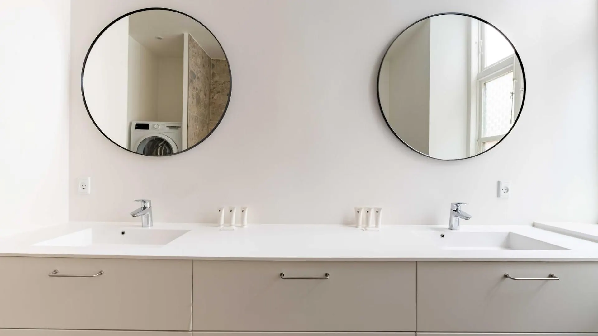 Rare 4Br Apartment W Unique Details In Cph City Copenhagen
