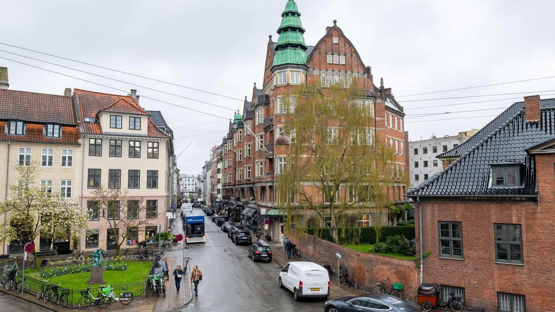 Rare 4Br Apartment W Unique Details In Cph City Copenhagen